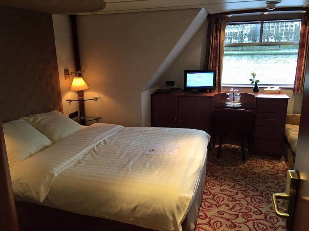 Knm Ms Switzerland I - Dusseldorf Hotel Eksteriør billede