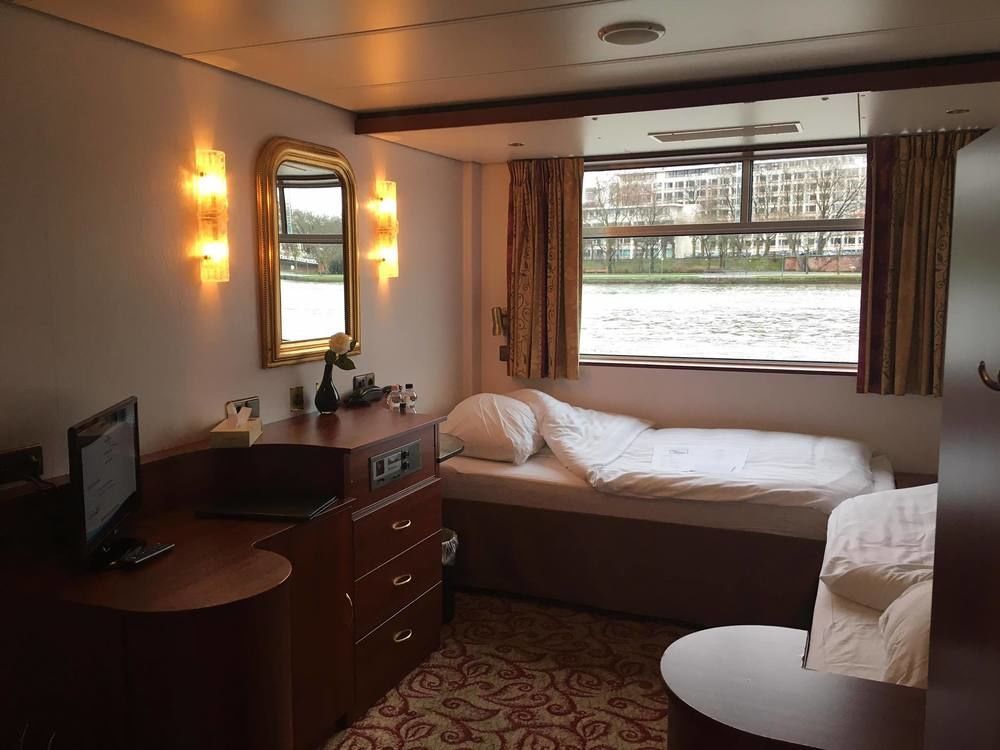 Knm Ms Switzerland I - Dusseldorf Hotel Eksteriør billede